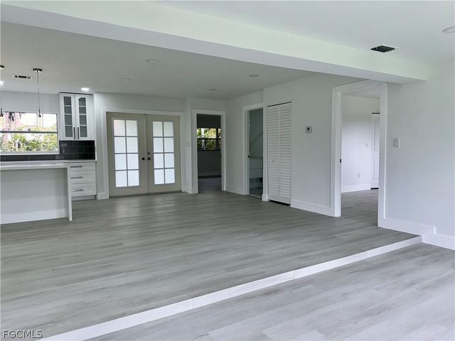 6187 Island Park CT, Fort Myers, FL 33908