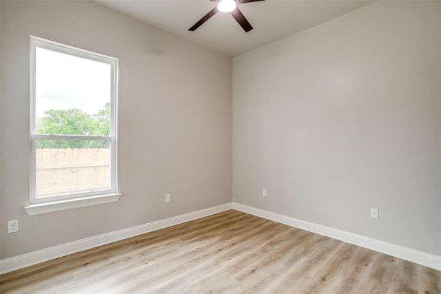 209 W Nolan Street, Lorena, TX 76655
