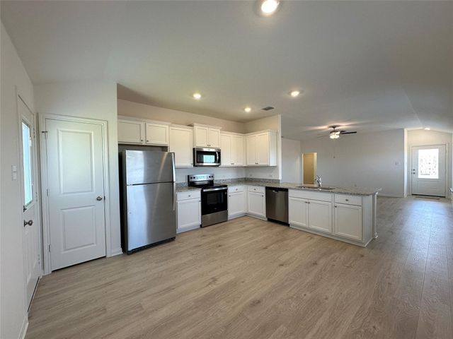 116 Paria CT, Jarrell, TX 76537