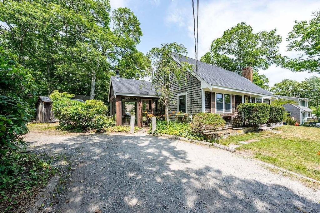 26 Adrena Avenue, Centerville, MA 02632