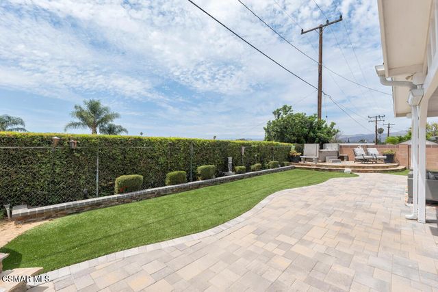 989 N Planetree Avenue, Simi Valley, CA 93065