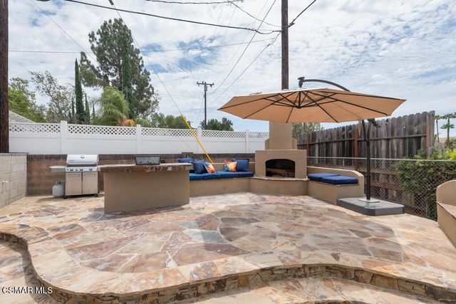 989 N Planetree Avenue, Simi Valley, CA 93065
