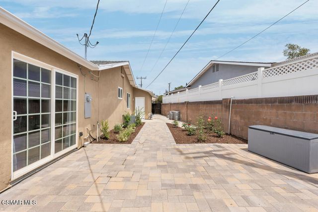 989 N Planetree Avenue, Simi Valley, CA 93065