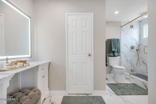 989 N Planetree Avenue, Simi Valley, CA 93065
