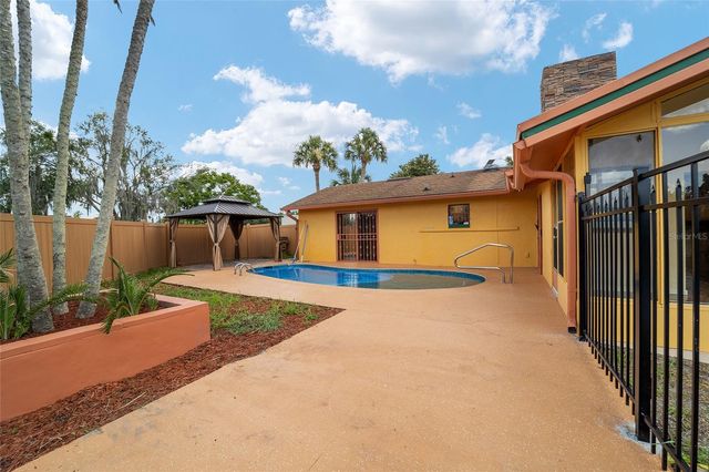 5330 KINGS COURT, Fruitland Park, FL 34731