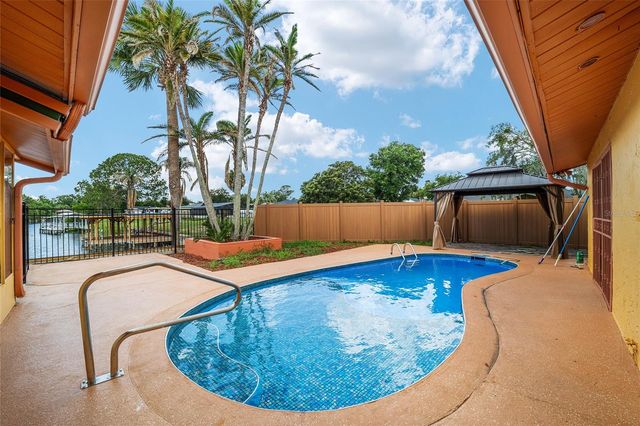 5330 KINGS COURT, Fruitland Park, FL 34731