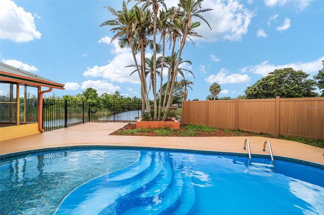 5330 KINGS COURT, Fruitland Park, FL 34731