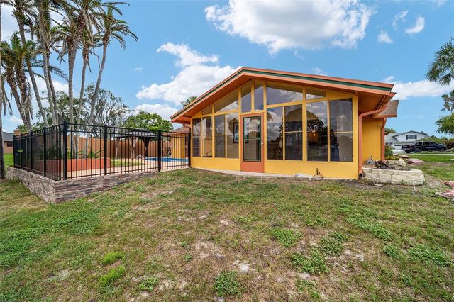 5330 KINGS COURT, Fruitland Park, FL 34731