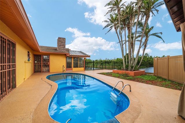 5330 KINGS COURT, Fruitland Park, FL 34731
