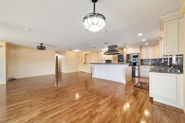 5330 KINGS COURT, Fruitland Park, FL 34731