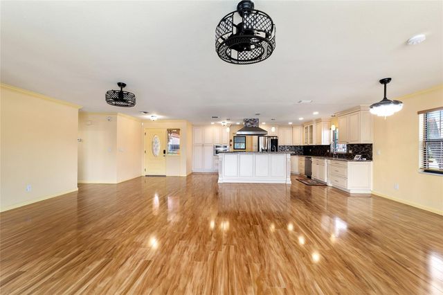 5330 KINGS COURT, Fruitland Park, FL 34731