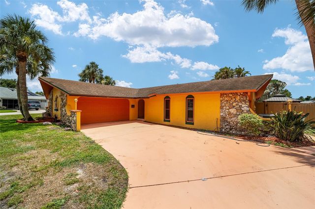 5330 KINGS COURT, Fruitland Park, FL 34731