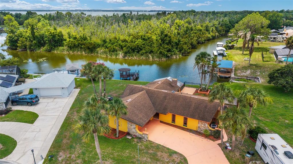 5330 KINGS COURT, Fruitland Park, FL 34731