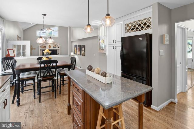7 CAVESSON TRL, Sewell, NJ 08080