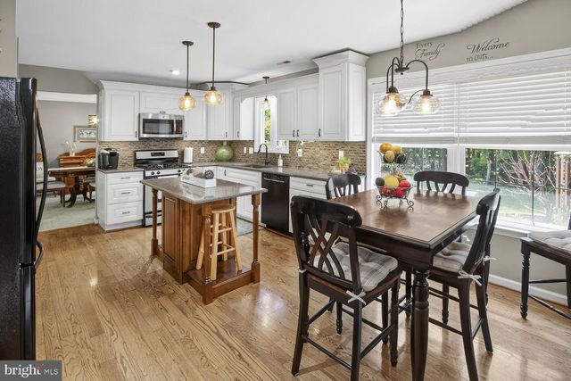 7 CAVESSON TRL, Sewell, NJ 08080