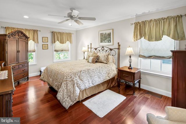 7 CAVESSON TRL, Sewell, NJ 08080