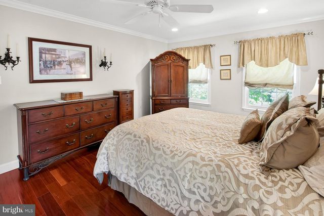 7 CAVESSON TRL, Sewell, NJ 08080