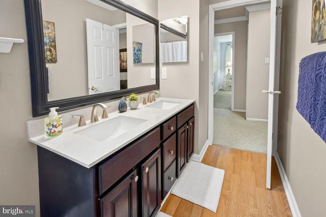 7 CAVESSON TRL, Sewell, NJ 08080
