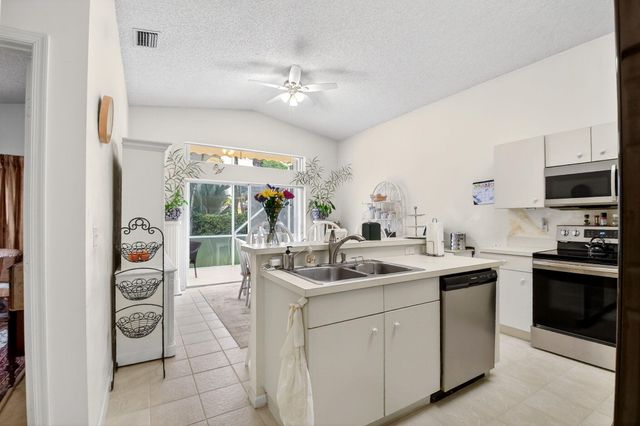 8038 Stirrup Cay Court, Boynton Beach, FL 33436