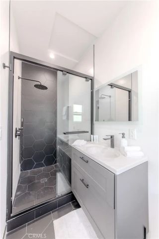 507 N Formosa, Los Angeles, CA 90036