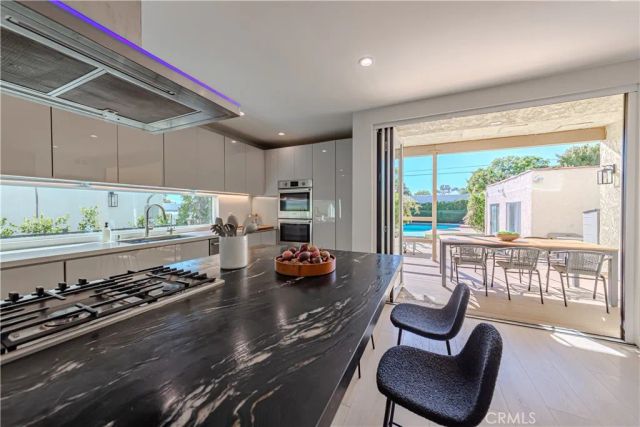 507 N Formosa, Los Angeles, CA 90036