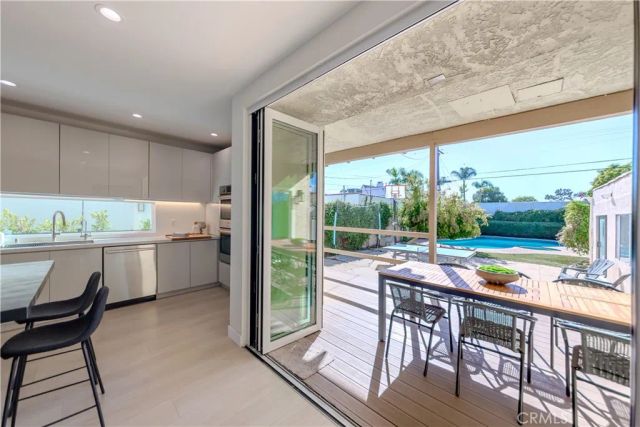 507 N Formosa, Los Angeles, CA 90036