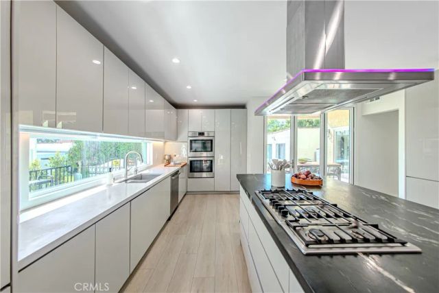 507 N Formosa, Los Angeles, CA 90036