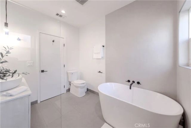 507 N Formosa, Los Angeles, CA 90036