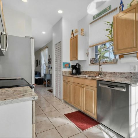 1950 NE 7th Street 105, Deerfield Beach, FL 33441