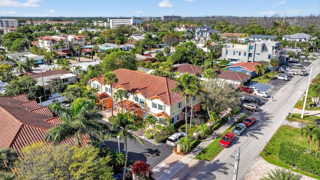 1950 NE 7th Street 105, Deerfield Beach, FL 33441