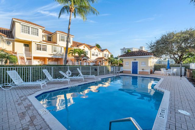 1950 NE 7th Street 105, Deerfield Beach, FL 33441