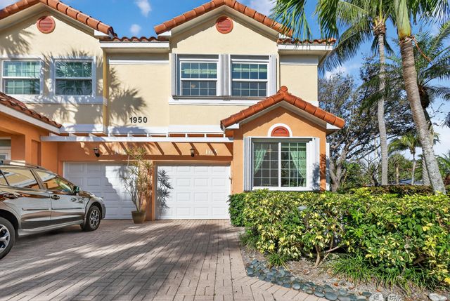 1950 NE 7th Street 105, Deerfield Beach, FL 33441