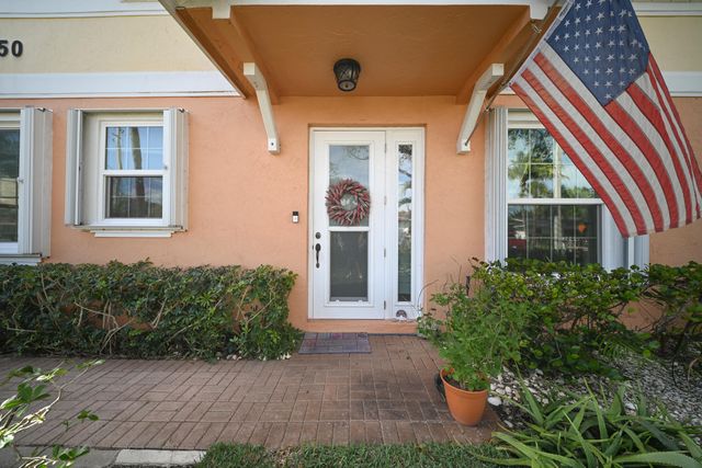 1950 NE 7th Street 105, Deerfield Beach, FL 33441