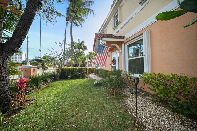 1950 NE 7th Street 105, Deerfield Beach, FL 33441