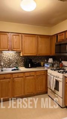 1216 dogwood Court 1216, New Brunswick, NJ 08901