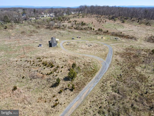 796 BERKELEY STATION RD, Martinsburg, WV 25404