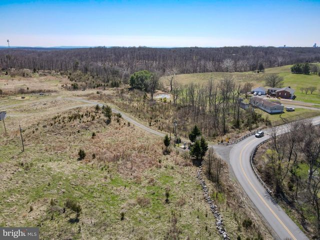 796 BERKELEY STATION RD, Martinsburg, WV 25404