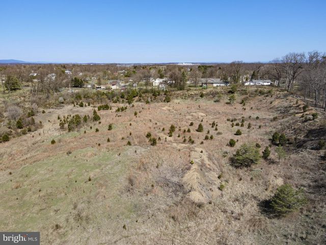 796 BERKELEY STATION RD, Martinsburg, WV 25404
