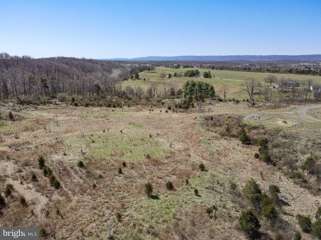 796 BERKELEY STATION RD, Martinsburg, WV 25404