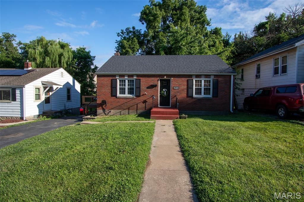 3711 Aberdeen Avenue, Alton, IL 62002
