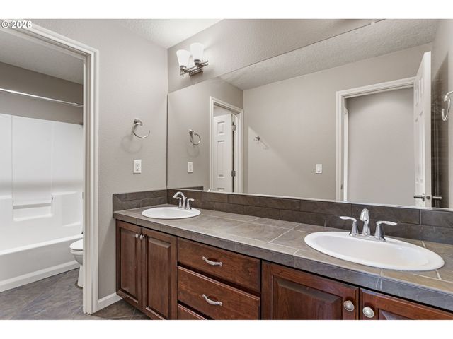 5245 Nw 133RD Ave, Portland, OR 97229