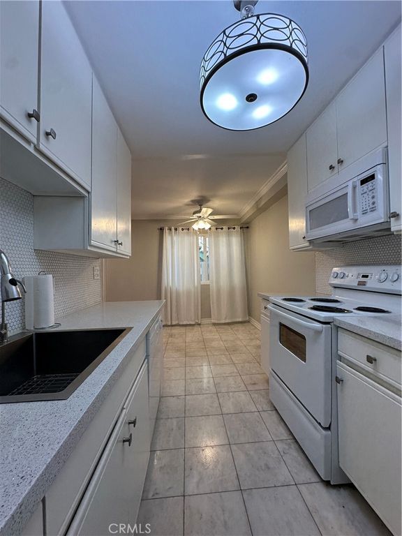 121 Sinclair 122, Glendale, CA 91206 — photo 4