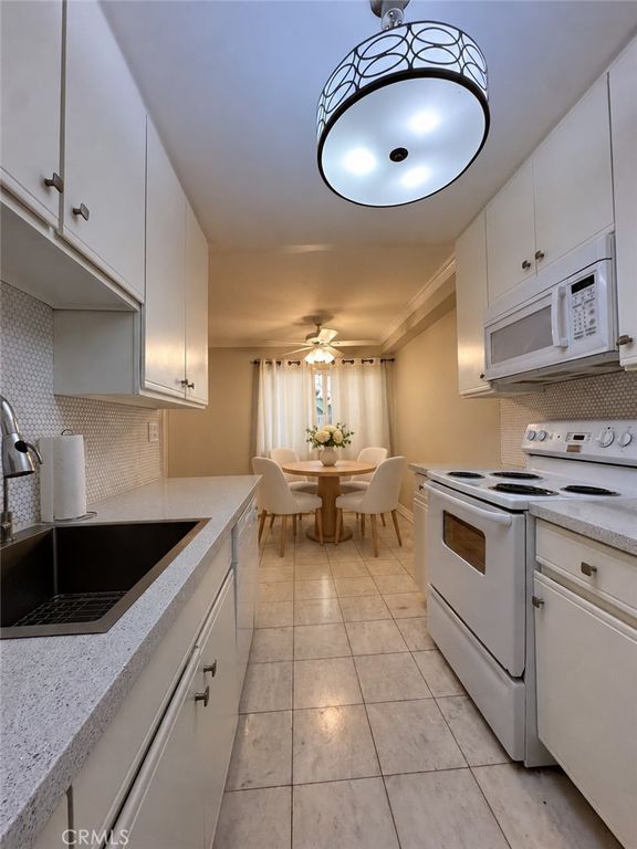 121 Sinclair 122, Glendale, CA 91206 — photo 5
