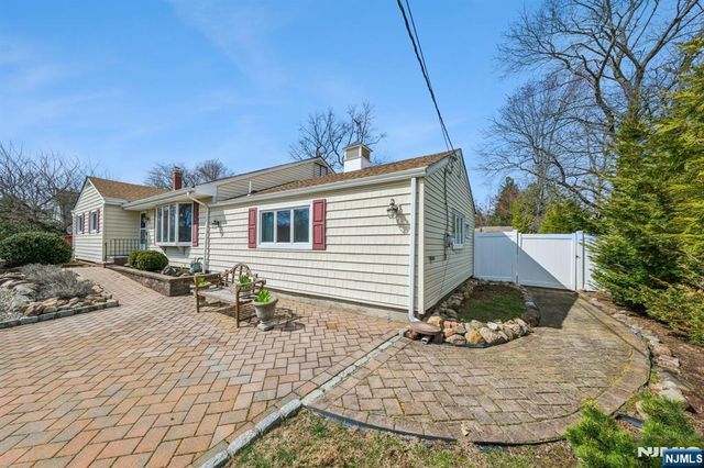 576 Thurnau Drive, River Vale, NJ 07675