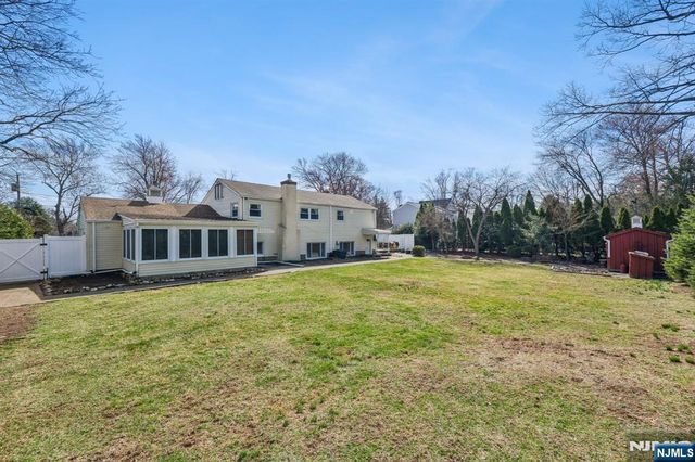 576 Thurnau Drive, River Vale, NJ 07675