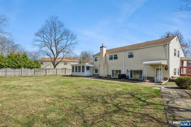 576 Thurnau Drive, River Vale, NJ 07675