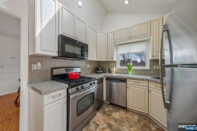 576 Thurnau Drive, River Vale, NJ 07675