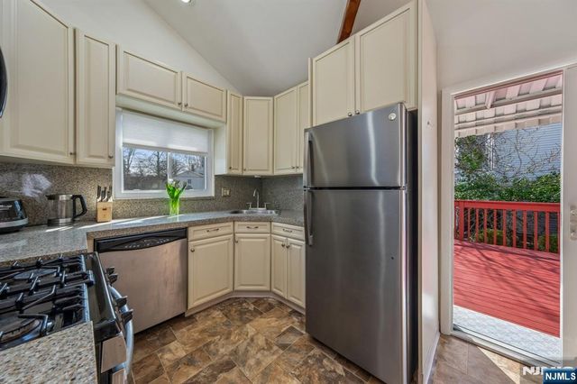 576 Thurnau Drive, River Vale, NJ 07675