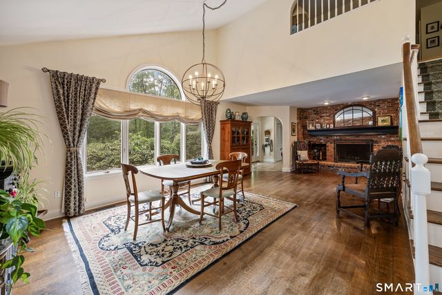 130 Fairhaven Drive, Middlebury, CT 06762