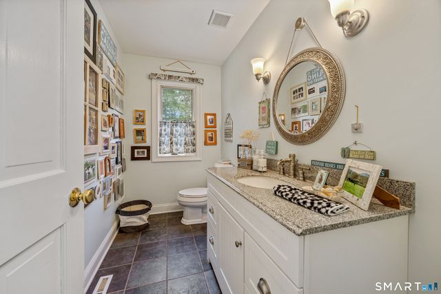 130 Fairhaven Drive, Middlebury, CT 06762
